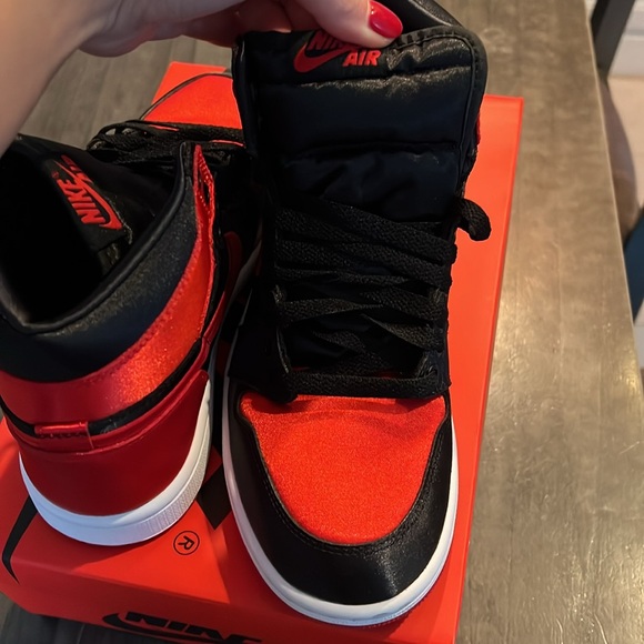 Nike Air Jordan 1 High Red Black White Womens 6.5 - Picture 4 of 5